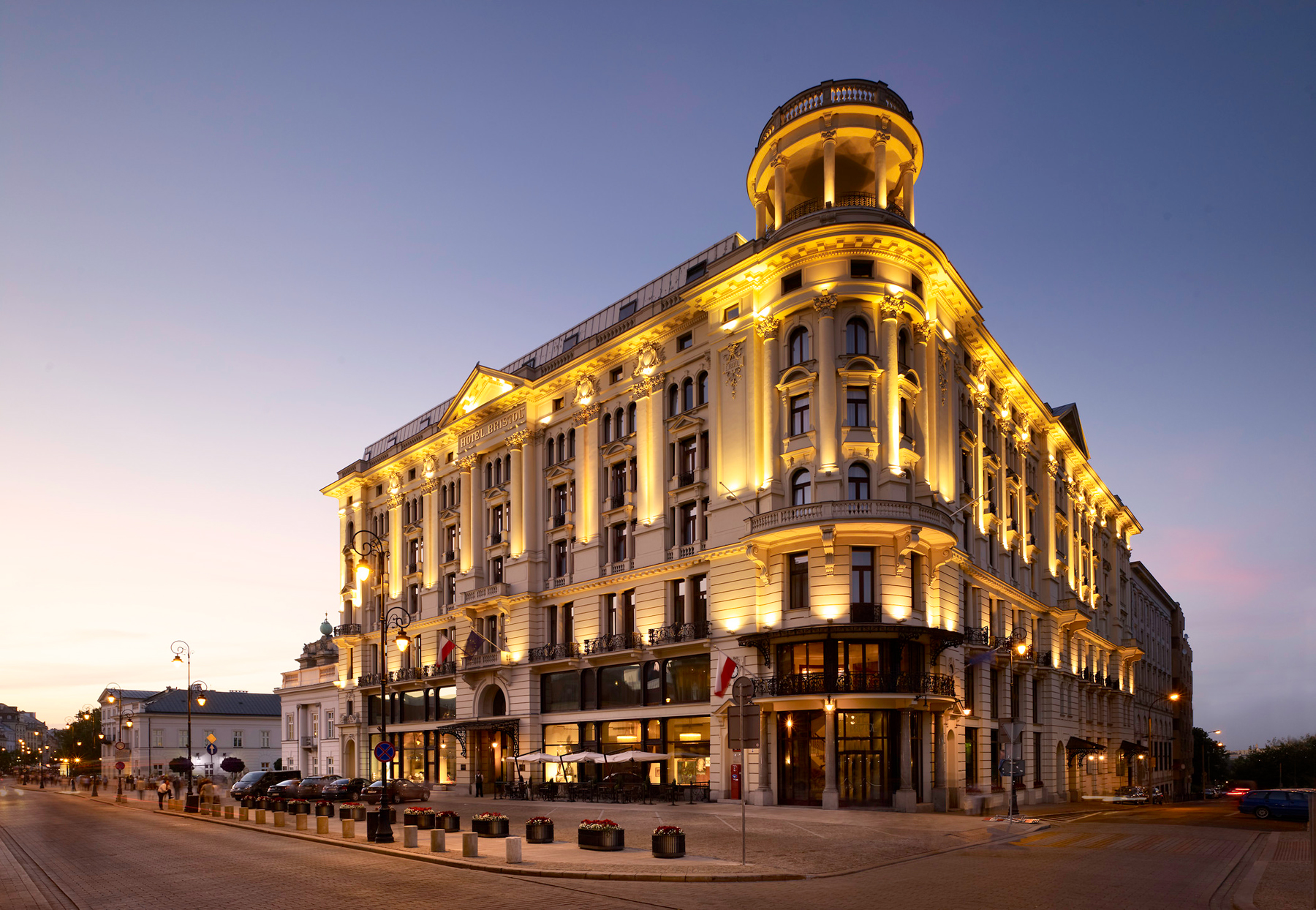 The Luxury Collection Hotels Resorts Debuts In Poland With The Iconic 