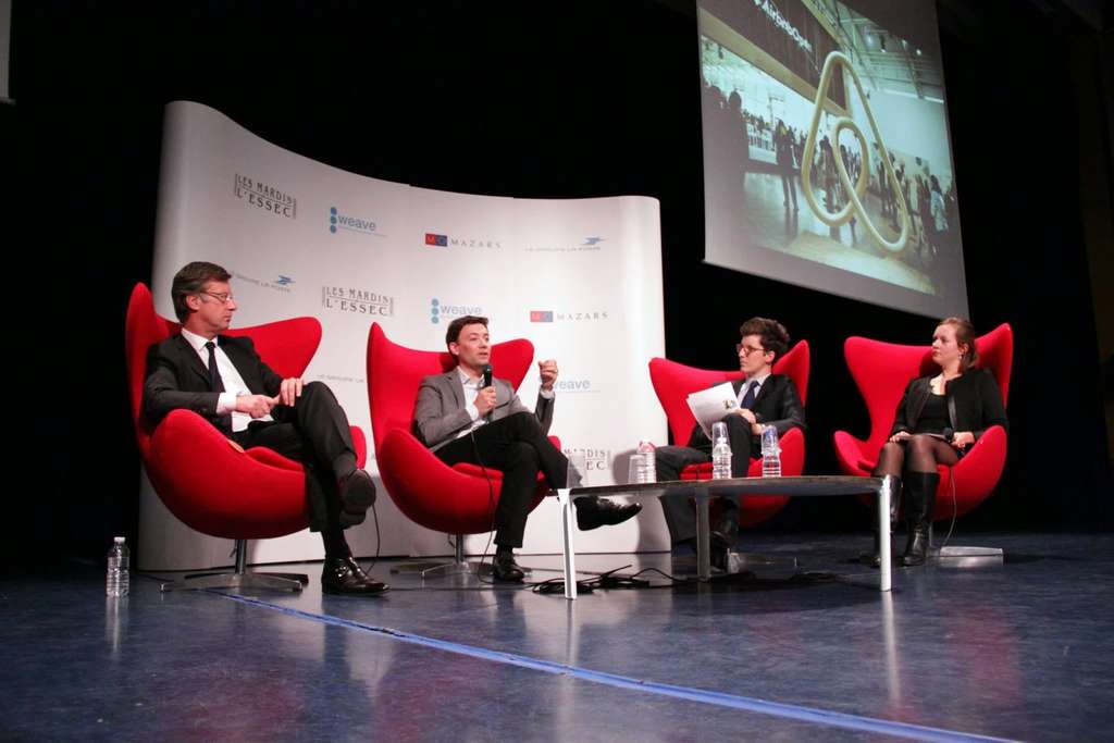 (left to right: Sébastien Bazin, Olivier Grémillon, Louis Béal (E15), Clara Vilarem (E15))— Photo by Les Mardis de l'ESSEC