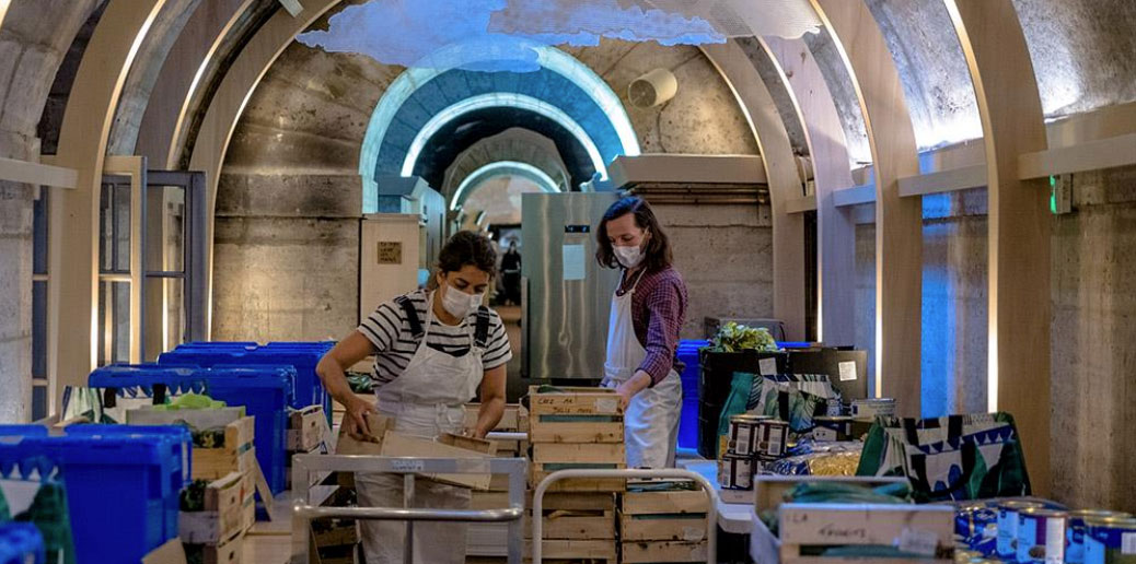 The Refettorio Paris, a project supported by Accor Heartist Solidarity, offers an evening catering service for people in socially excluded and precarious situations, by transforming surplus ingredients which would otherwise be wasted into delicious meals. — Photo by Accor