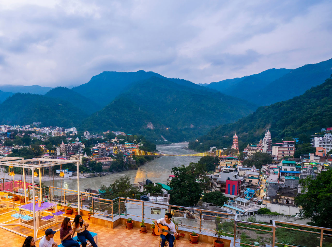 goSTOPS Rishikesh Lakshman Jhula— Photo by Booking.com