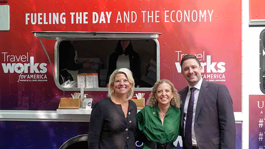 Tori Emerson Barnes (left), Rep. Debbie Wasserman Schultz (middle) and Erik Hansen (right)— Photo by U.S. Travel Association