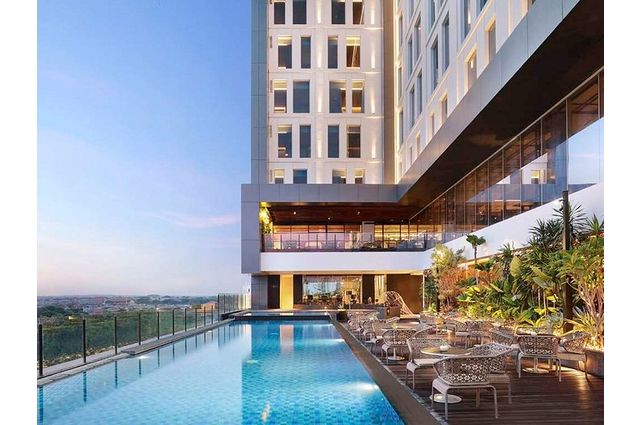 Mövenpick Surabaya City Opens