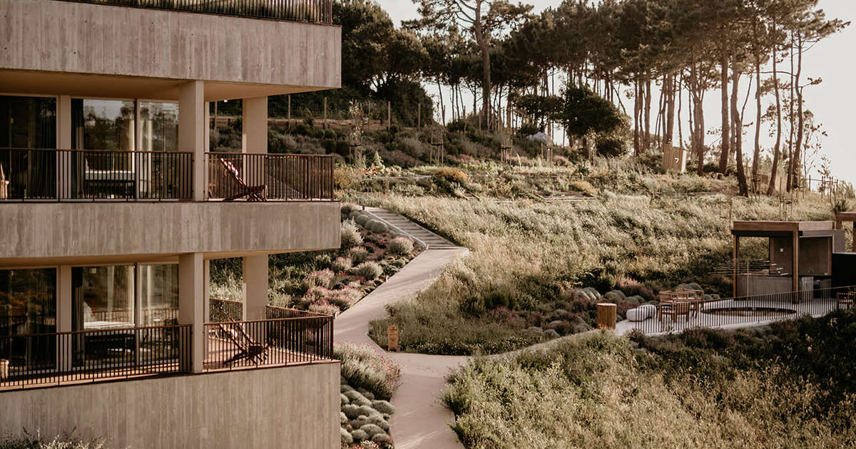 Ao largo da costa de Portugal, o Immerso Hotel junta-se ao grupo dos hotéis de design