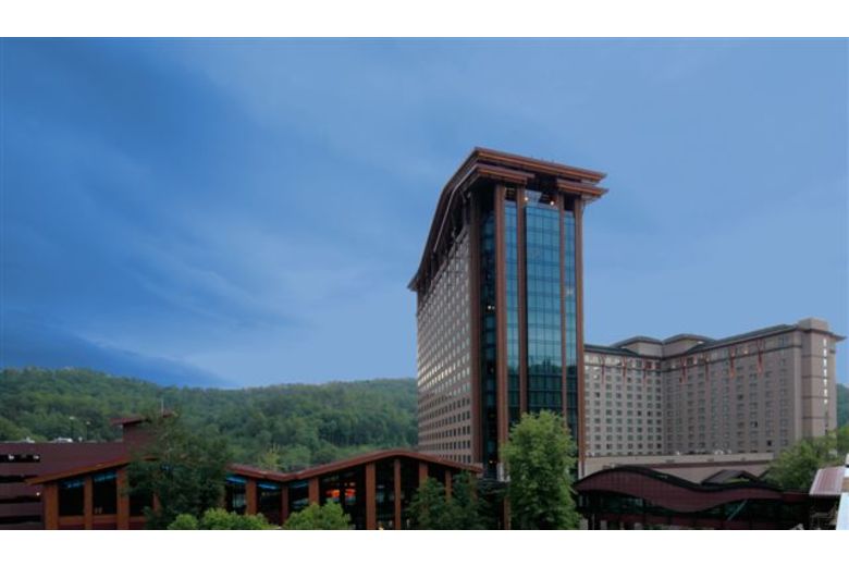 harrahs cherokee casino hotels