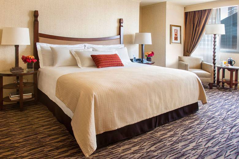 Chicago’s First Wyndham Grand Hotel Opens Doors