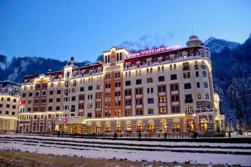 Хутор 4. Меркюр роза Хутор. Mercure Rosa Khutor 4. Меркюр Эсто садок. Mercury красная Поляна.