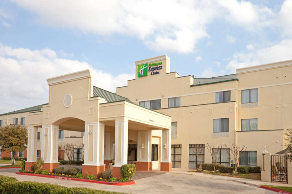 HMC Assumes Management of the Holiday Inn Express Hotel & Suites ...