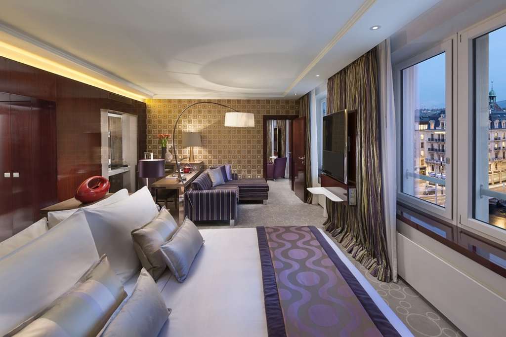 suite room hotel