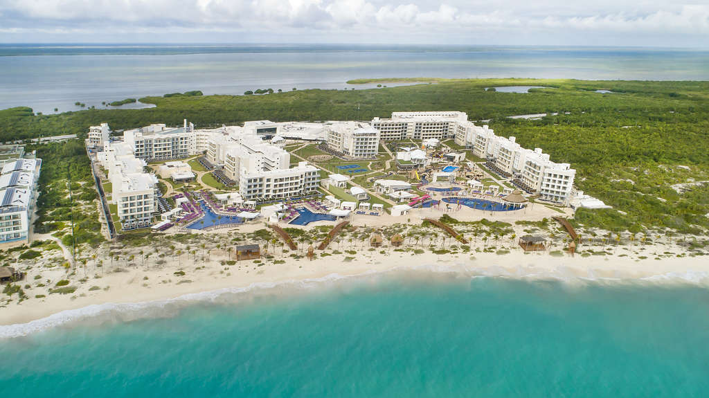 Planet Hollywood Beach Resort Cancun Debuts In Picturesque Costa Hospitality Net