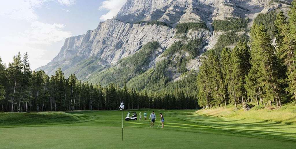 Fairmont Banff Springs — Source: Accor
