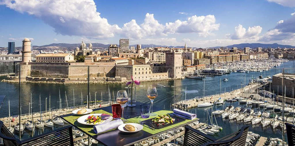 The Sofitel Marseille (France) has launched Effet Mer, a pop-up catering concept directly inspired by natural, local and marine resources, to showcase the expertise of creators, artists and producers in the region. — Photo by Accor