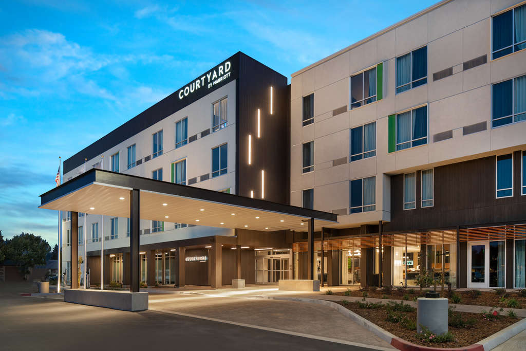 Courtyard By Marriott Signals Brand Evolution To Reinvigorate Its North   Xxl 153135363 