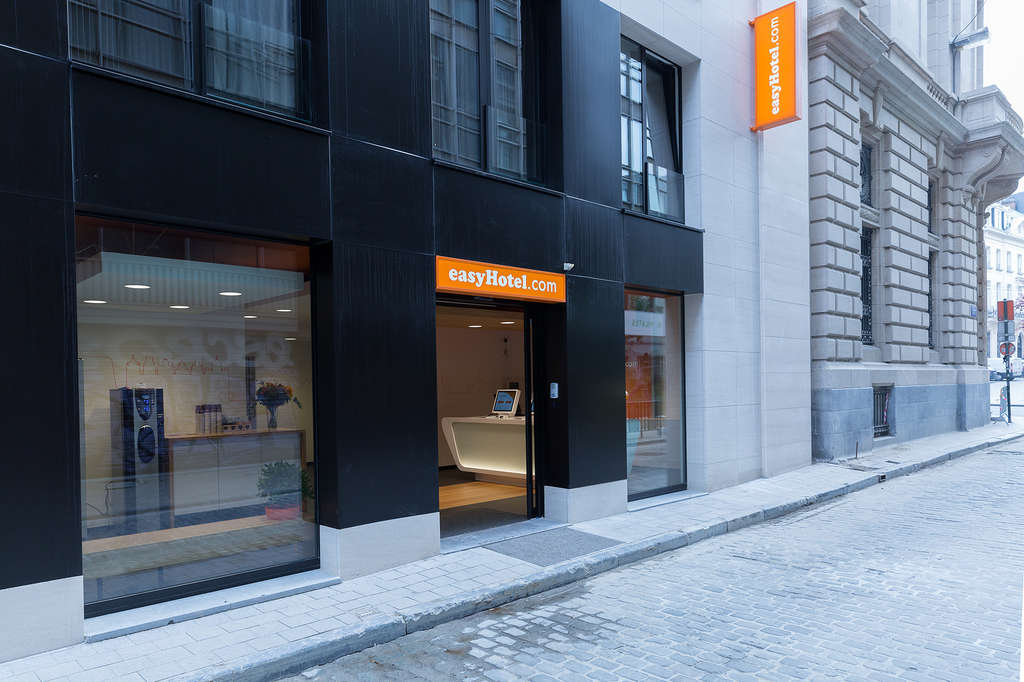 easyHotel Acquires Eight Benelux Hotels from Crossroads Real Estate for  €145m in European Growth Drive