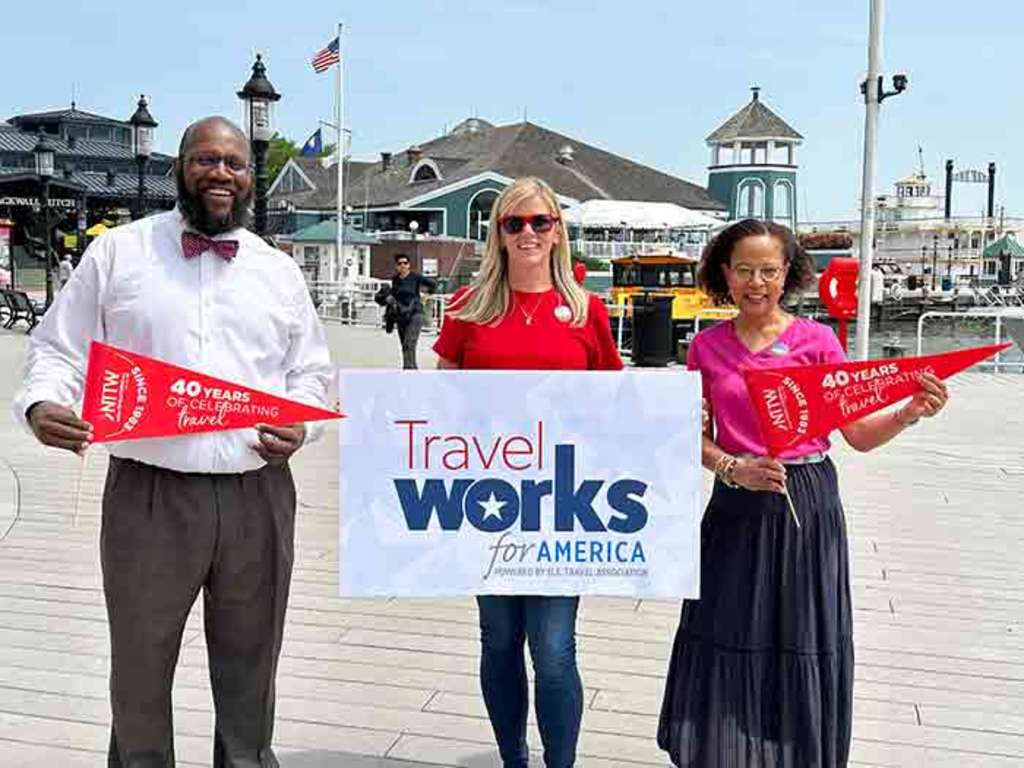 City of Alexandria Councilman John Taylor Chapman (left), Nicole Porter (middle) and Visit Alexandria President & CEO Patricia Washington (right)— Photo by U.S. Travel Association