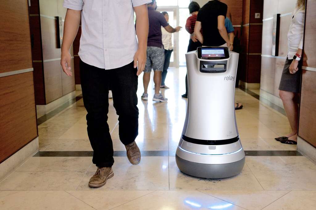 DOS and DONTS OF Hotel Robots — Photo by Relay Robotics